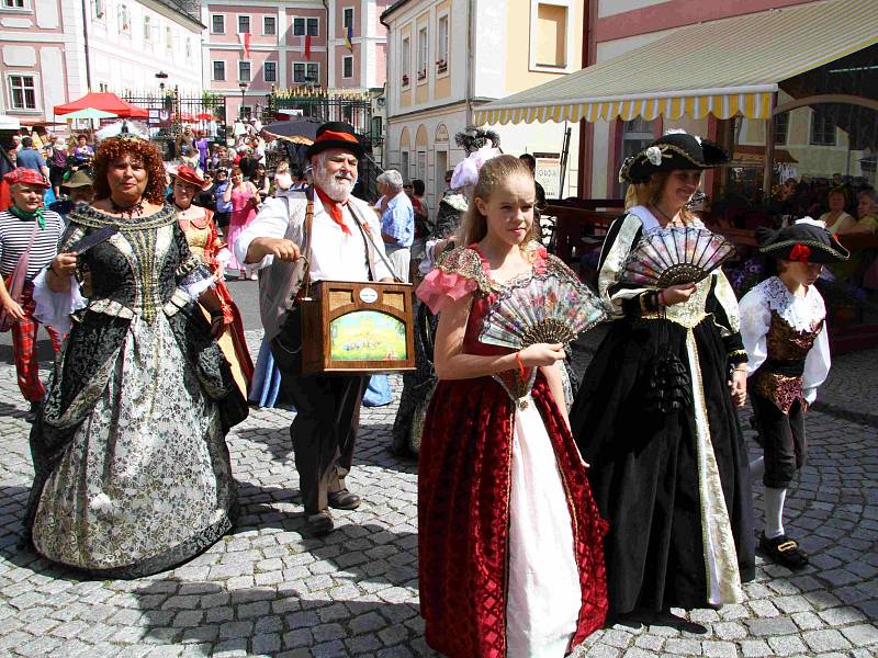 Historické slavnosti v Bečově přilákaly tisíce lidí.