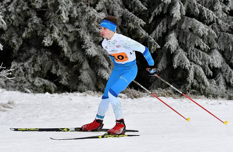 Sportovci v trikotu Karlovarského kraje si řádně užívají zimní olympiádu dětí a mládeže,