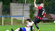 Fotbalisté Sadova neztratili prozatím v podzimní části III. třídy  ještě ani bod. O víkendu porazili ve svém třetím vystoupení 5:2 rezervu Chyše.