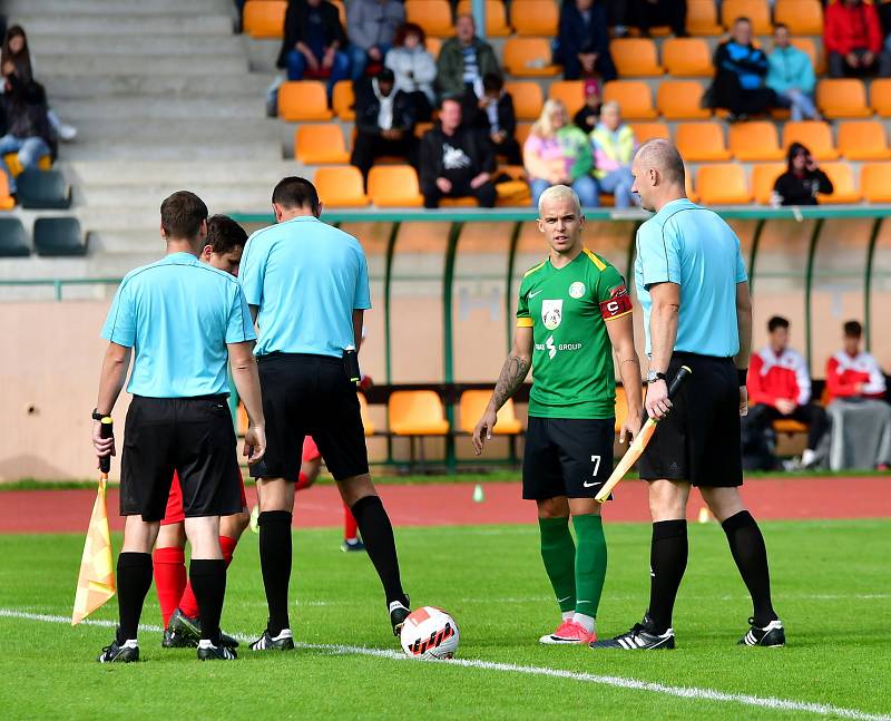 Sokolov porazil v třetiligovém derby karlovarskou Slavii 3:1.