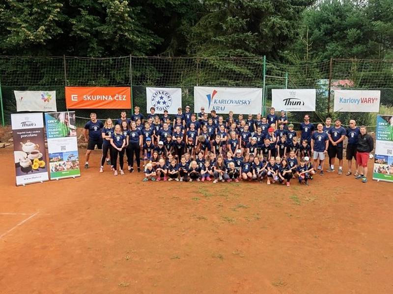 Karlovarsko opět vyplní volejbalovou přestávku oblíbeným a vyhledávaným volejbalovým kempem pro děti od 5 do 14 let, když pro zájemce nově budou k dispozici dva turnusy. Premiérově pak Karlovarsko nachystalo pro děti dva beachvolejbalové víkendy.