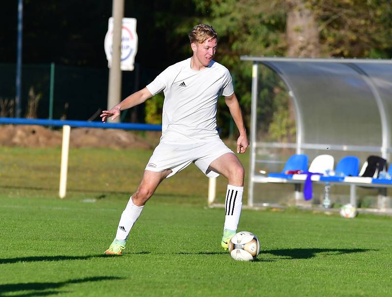 Porážku 1:5 si připsal o víkendu na konto Sadov, který na stadionu ve Staré Roli podlehl 1:5 Stanovicím.