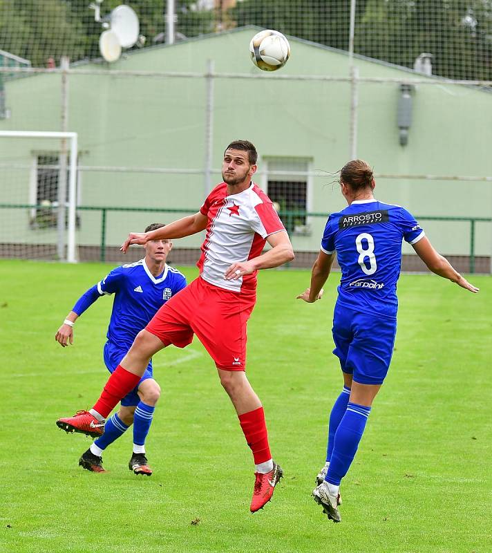 Slavia doma neuspěla, tři body bral na dvorském stadionu Vyšehrad. který vyhrál 3:0.