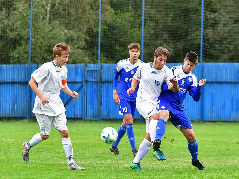 Chebská Hvězda (v bílém) remizovala o víkendu v souboji se složeným týmem Nejdku a Nové Role 1:1.