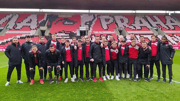 Karlovarská Slavia skončila v osmifinále MOL Cupu, když podlehla pražské Slavii 3:10.