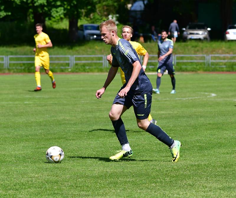 Chebská Hvězda porazila v derby v rámci Fortuna divize A Mariánské Lázně 3:1.