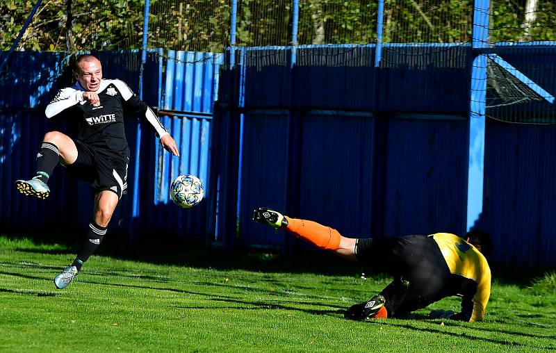 Jediný nerozhodný výsledek v rámci 5. kola okresního přeboru mužů Karlovarska se zrodil v Nejdku, kde tamní rezerva nakonec remizovala s týmem Vojkovic 2:2.