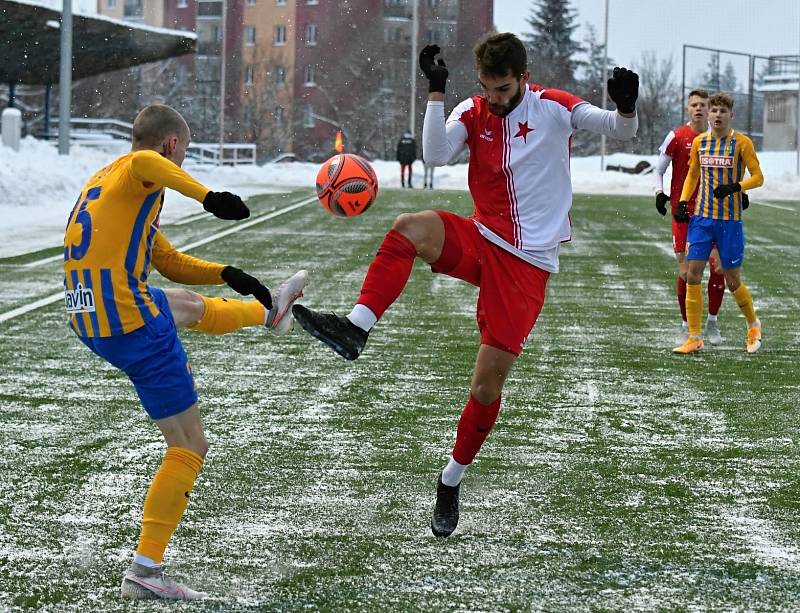 Fotbalisté karlovarské Slavie si drze vyšlápli na omlazený tým ligové Opavy, který porazili v poměru 3:0.