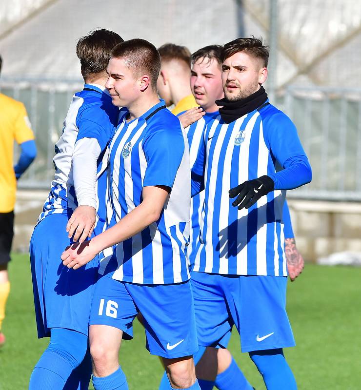 Ostrov zvládl i druhé utkání, které odehrál během tří dnů. V Sokolově sice prohrával 0:2, ale nakonec vyhrál vysoko 6:2.