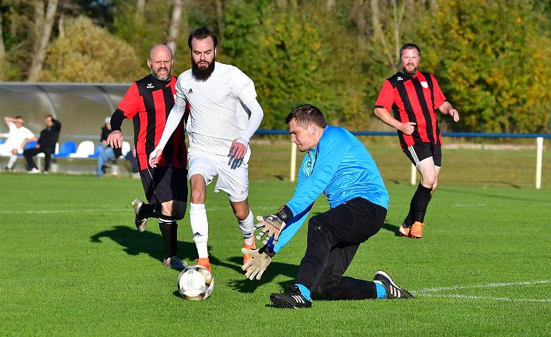 Porážku 1:5 si připsal o víkendu na konto Sadov, který na stadionu ve Staré Roli podlehl 1:5 Stanovicím.