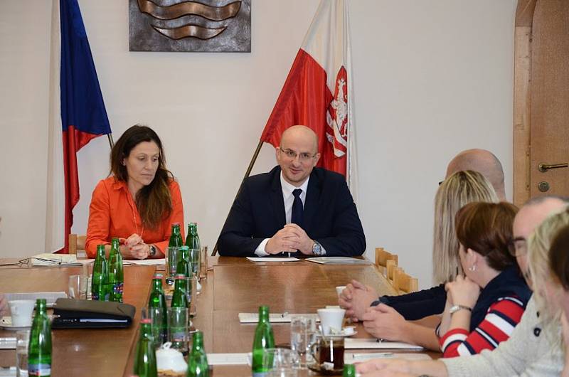 Setkání vedení města Karlovy Vary se starosty 15 obcí. Foto mmkv