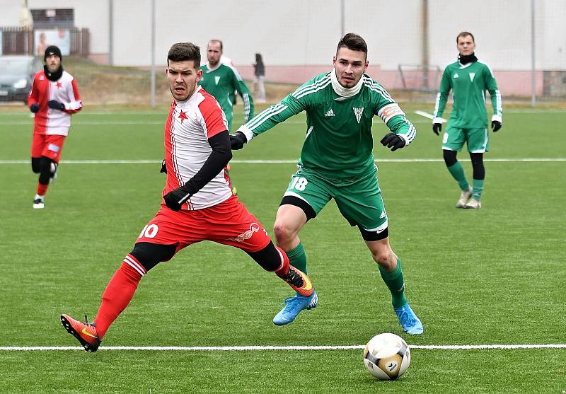 Karlovarská Slavia si připsala na konto druhou výhru v rámci zimní přípravy, když pokořila nejdříve divizní Ostrov vysoko 8:1 a posléze i Tatran Rakovník 4:2.