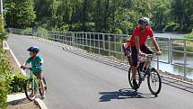 Nový úsek cyklostezky mezi Doubským mostem a Svatošskými skalami.