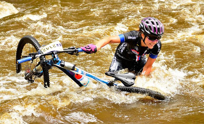 Nevyzpytatelný brod u tenisového areálu Gejzírpark nadělal v rámci 19. ročníku Karlovarského  AM bikemaratonu nejednomu bikerovi nemálo starostí, když někteří z nich se nedobrovolně vykoupali. Jak tomu bude letos?