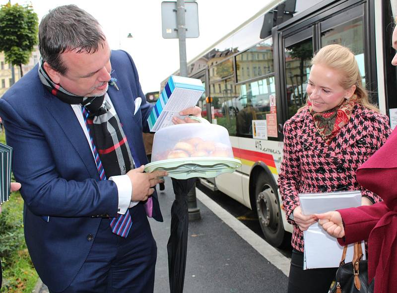 Lídři osmi nejsilnějších stran v Karlovarském kraji spolu diskutovali v Bochově.