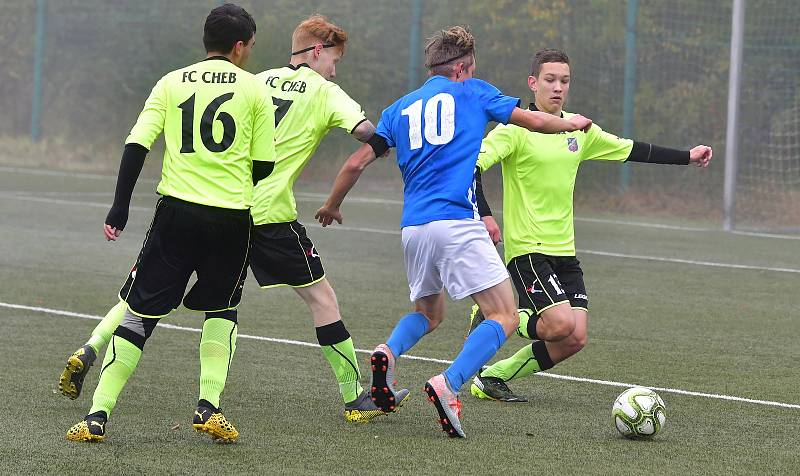 Dorostenci Ostrova se na vítězství natrápili, když udolali FC Cheb v poměru 4:3.