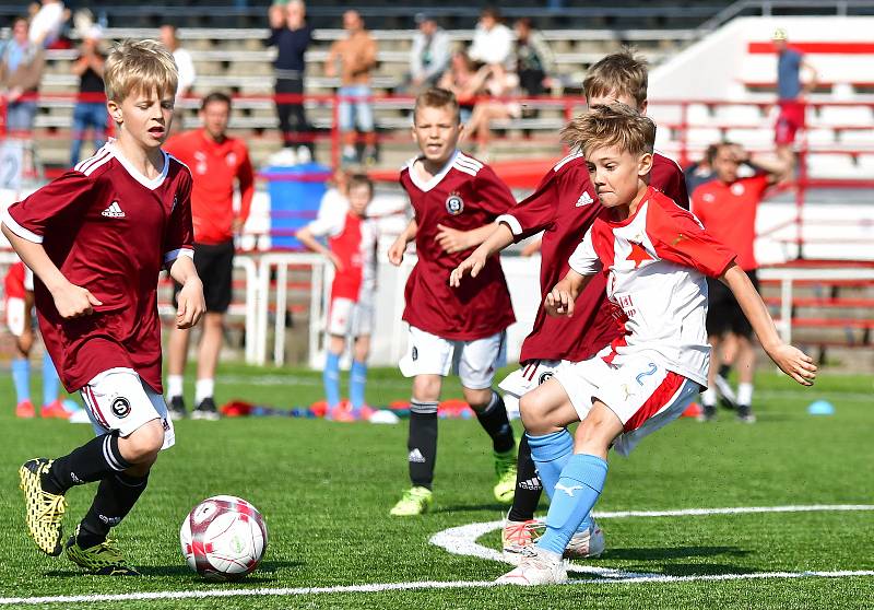 Memoriál Jiřího Feureisla přetavily v triumf naděje Manchesteru United.