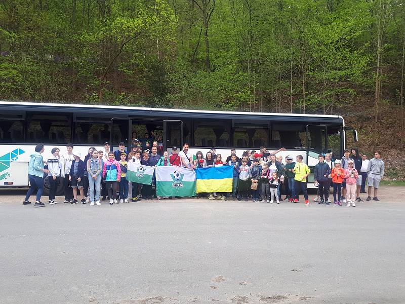 Sedlec přichystal pro ukrajinské mládežníky zájezd na zápas Aue.