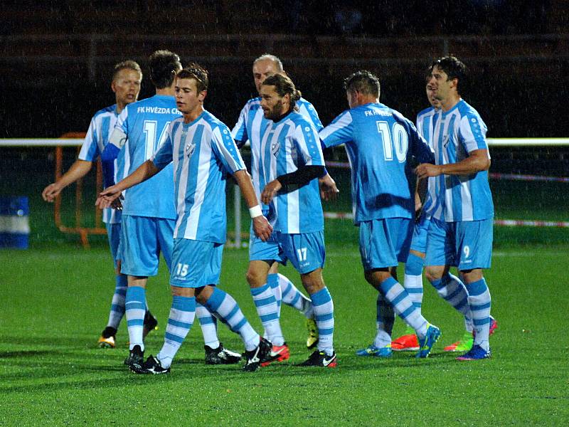 Hvězda Cheb (v modro-bílém) doma porazila Sokol Žlutice 3:1.