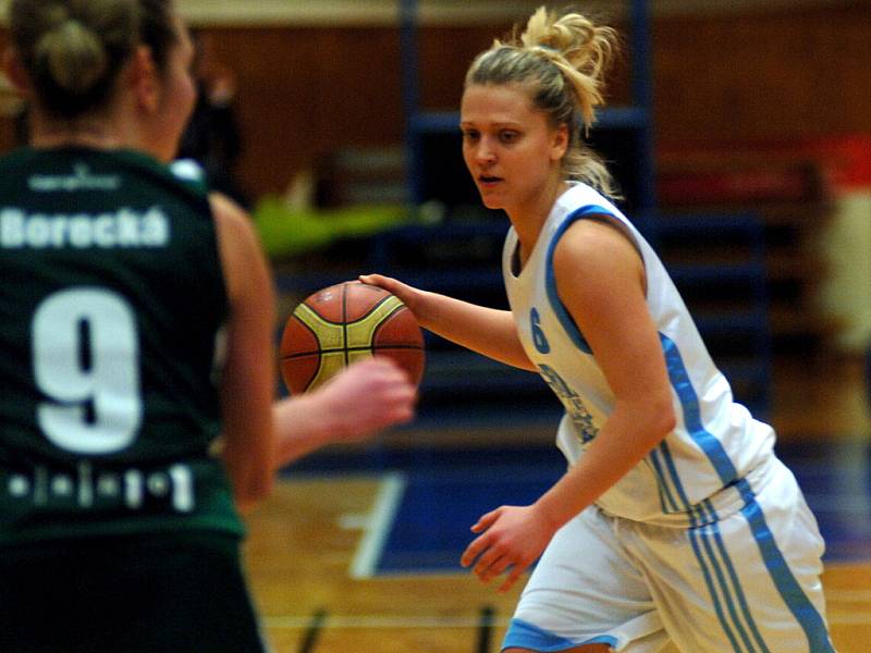 Basketbalistky karlovarské Lokomotivy porazily Valosun Brno až v prodloužení. V konečné tabulce skupiny A2 obsadily druhou příčku.