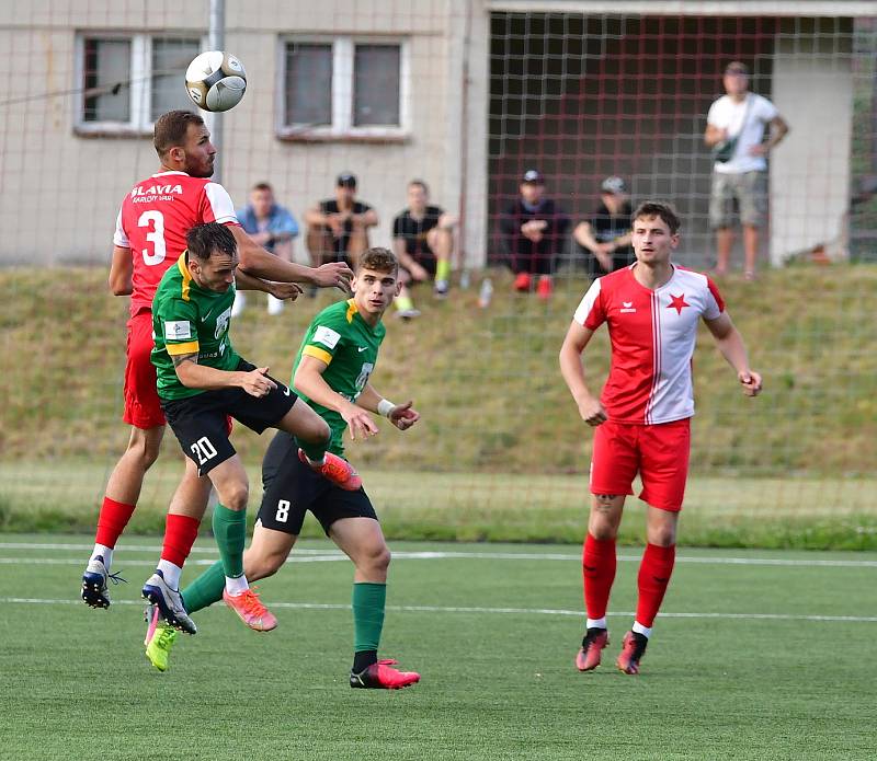 Karlovarská Slavia udělala za jarní částí Fortuna ČFL vítěznou tečku, když v derby porazila Baník Sokolov 5:1.