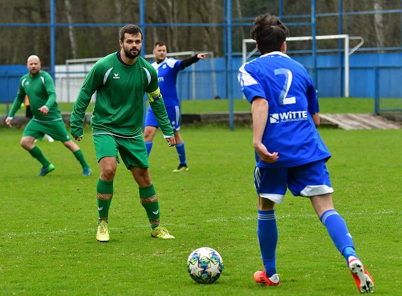 Březová (v zeleném) uspěla v dohrávce v Nejdku, vyhrála 3:1.