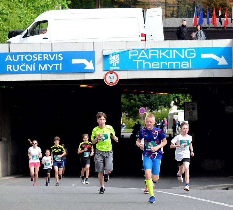 Pátý ročník Mattoni 1/2Maratonu Karlovy Vary ozdobily skvělé časy, když se nejrychlejšímu muži i ženě podařilo zaběhnout rekord závodu.