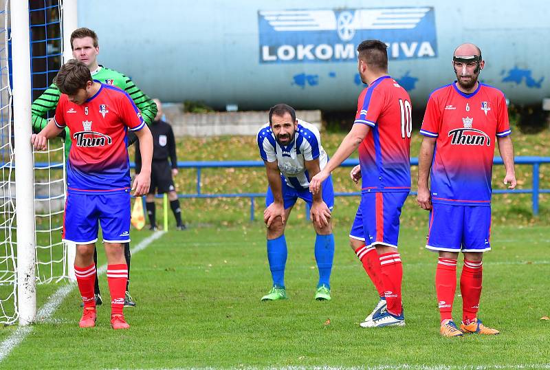 Důležité vítězství si připsala před svými fanoušky karlovarská Lokomotiva, která v derby porazila Novou Roli vysoko 6:2.
