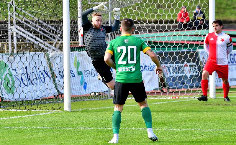 Sokolov porazil v třetiligovém derby karlovarskou Slavii 3:1.