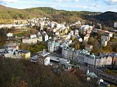 Karlovy Vary jsou krajské a statutární město v Karlovarském kraji, 110 km západně od Prahy, na soutoku Ohře a Teplé. 