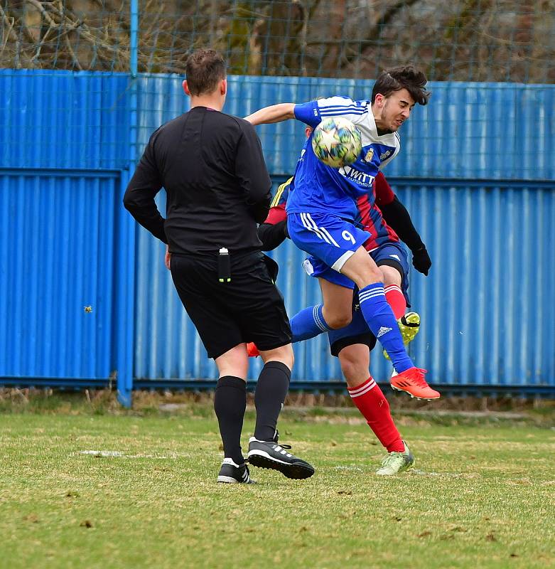 Nejdek udolal v derby Novou Roli, rozhodl Schlosser, který obstaral jediný gól utkání.