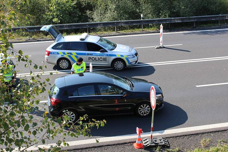 Policejní akce zaměřená proti nelegální migraci na hraničních přechodech na Chebsku.