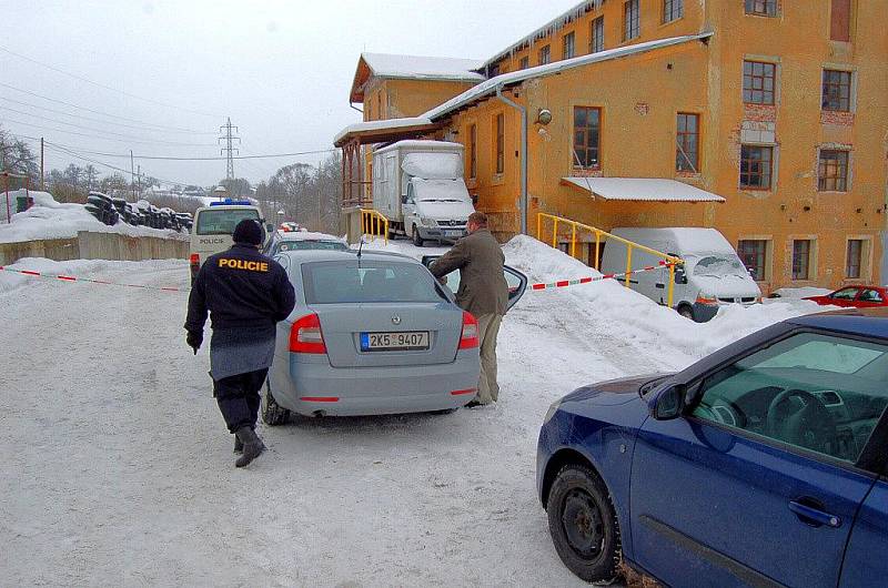 Pěstírnu konopí objevili kriminalisté nedaleko Sadova na Karlovarsku