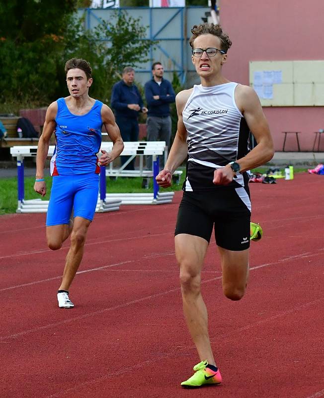 Karlovarské kontrolní závody uspořádal v týdnu na městském atletickém stadionu v lázeňském městě Triatlet Karlovy Vary.