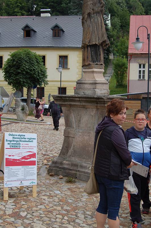 V Jáchymově se středu uskutečnily velké oslavy u příležitosti historického milníku pro všechny hornické spolky, zápisu Hornického Krušnohoří na seznam UNESCO.