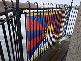 Boží Dar – Vlajka pro Tibet, vlajka za svobodu, zavlála jako každoročně na božídarské radnici. Letos je k 60. výročí Tibetského národního povstání i na střeše Krušných hor Klínovci. Na Klínovci, kde během víkendu panovaly zhoršené klimatické podmínky a ze