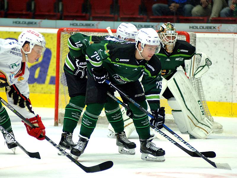 Hokejisté karlovarské Energie (v zeleném) hostili Jestřáby z Prostějova.