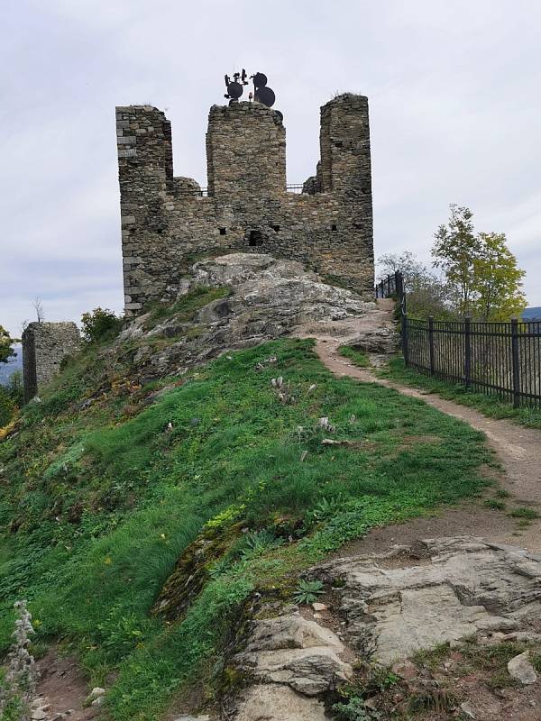 Zřícenina hradu Andělská hora přitahuje lidi už desítky let