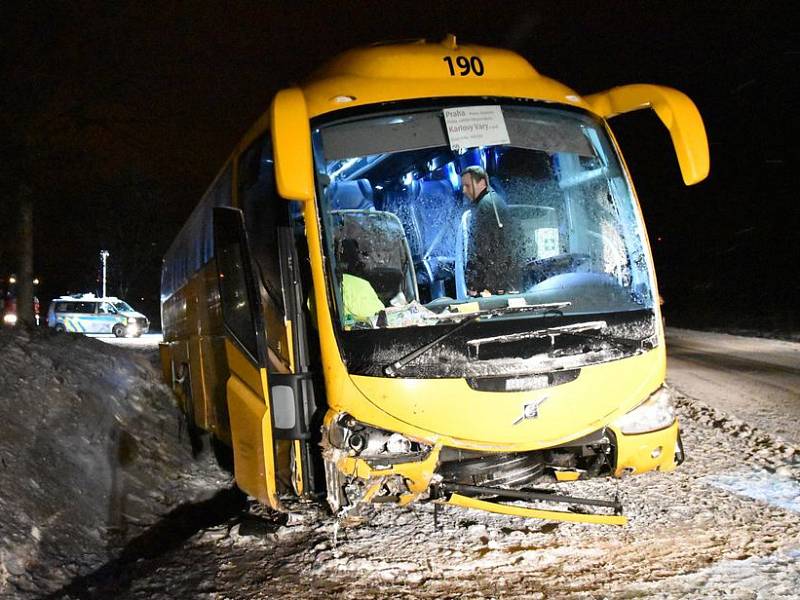 Místo nehody autobusu.