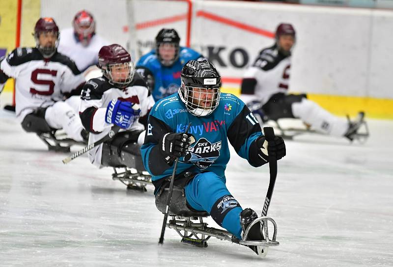 Para hokejisté SKV Sharks Karlovy Vary v souboji s pražskou Spartou urvali vysokou výhru 8:1.