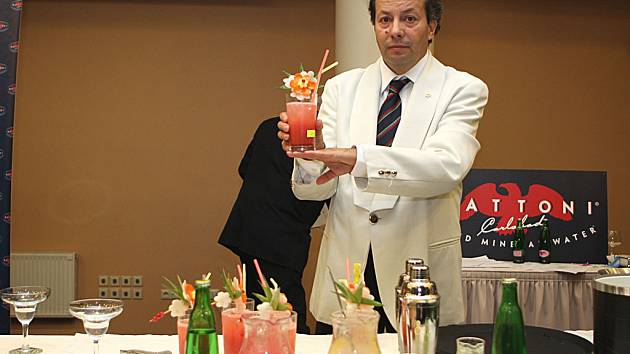 Ve chvíli, kdy při soutěži zvedal svůj hotový nápoj, Alfonso Miniero netušil, že jej bude připravovat ještě jednou, na pódiu při vyhlašování vítěze Mattoni Grand Drink 2007.