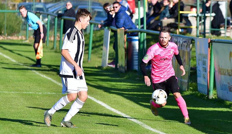 Fotbalisté Karlovy Vary-Dvory dosáhli v podzimní části již na sedmou výhru, když v dohrávce 6. kola I. A třídy porazili Skalnou 4:3.