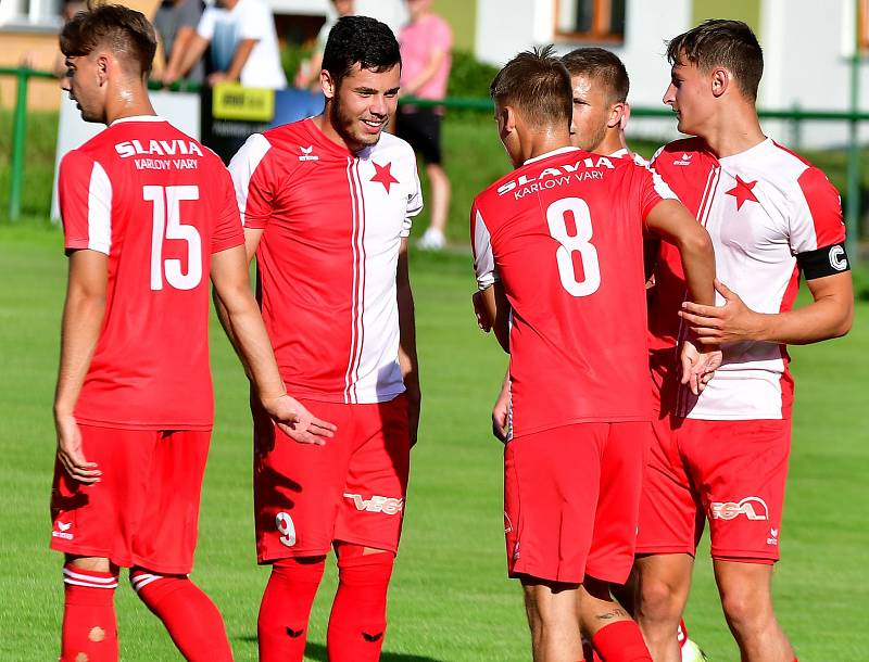 Karlovarská Slavia sice vedla v derby nad Ostrovem již 2:0, přesto nakonec uhrála pouze nerozhodný výsledek 2:2.