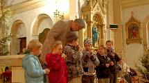 Tradiční předvánoční akci přichystala v úterý dopoledne pro děti ze škol Základní umělecká škola Antonína Dvořáka Karlovy Vary. 