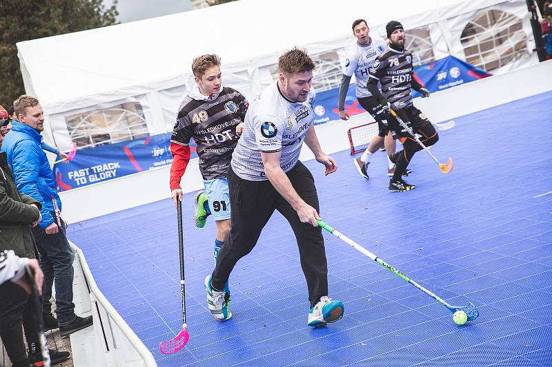 Winter street floorball.