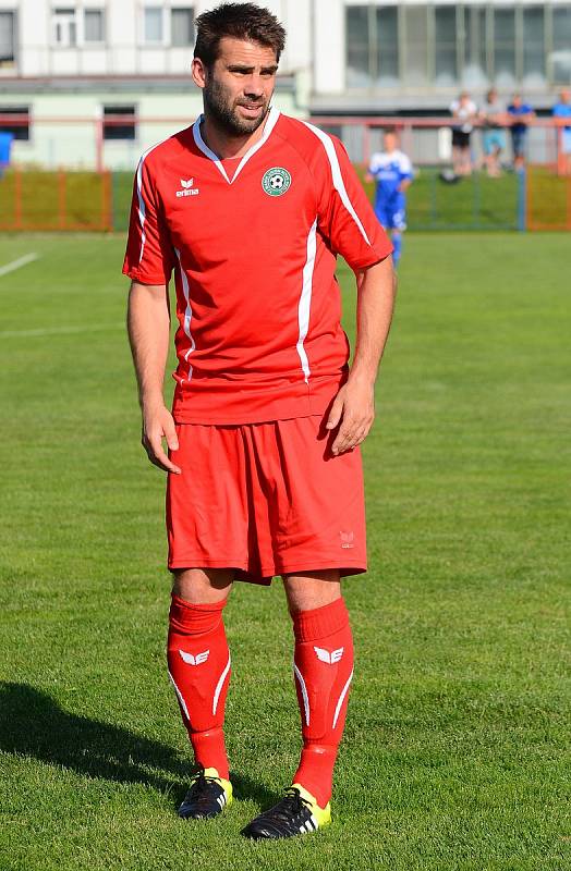 Vítězem krajského poháru mužů KKFS se stali po výhře 1:0, fotbalisté Nového Sedla (v červeném), kteří udolali nejdecký FK (v modrém).