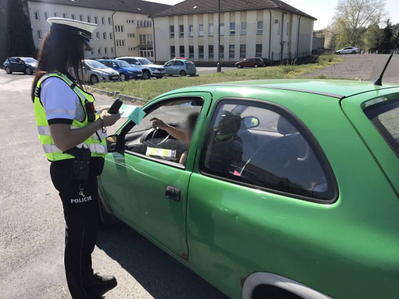 Během prodlouženého víkendu zvýšili policisté dohled na silnicích a uspořádali dopravně bezpečnostní akci. Foto: (pčr)