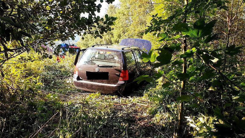 Hasiči z Karlovarského kraje zasahovali o prvním zářijovém víkendu u sedmi desítek událostí, z toho bylo devět požárů a čtrnáct dopravních nehod.