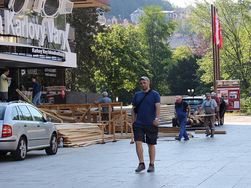 V Karlových Varech jsou přípravy na 54. ročník Mezinárodního filmového festivalu.