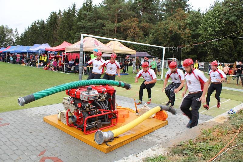 Benešovská hasičská liga v Miřeticích.